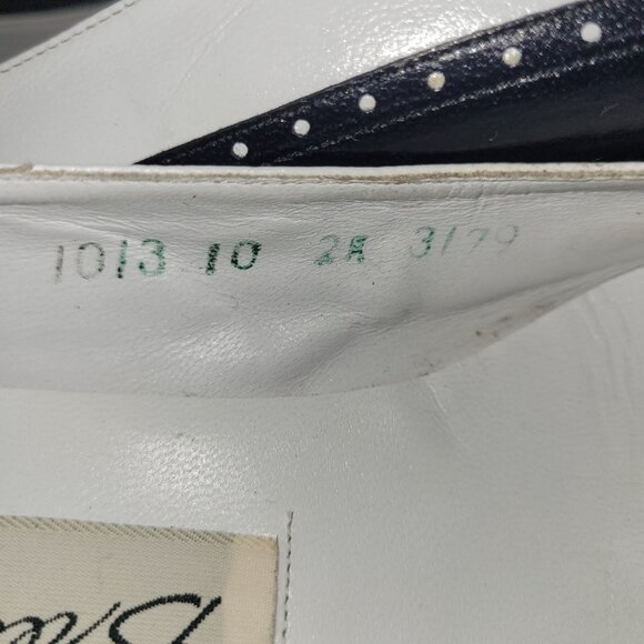 Vintage Bretton's Wingtip Dress Shoes *Mint* Size 9 - Picture 9 of 9